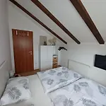 Zara - Fuzine Apartamento Vrata